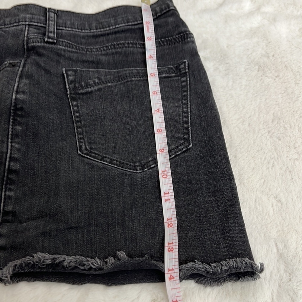 Express black jean mini skirt hook and eye close distressed hem size 2 - Picture 12 of 13